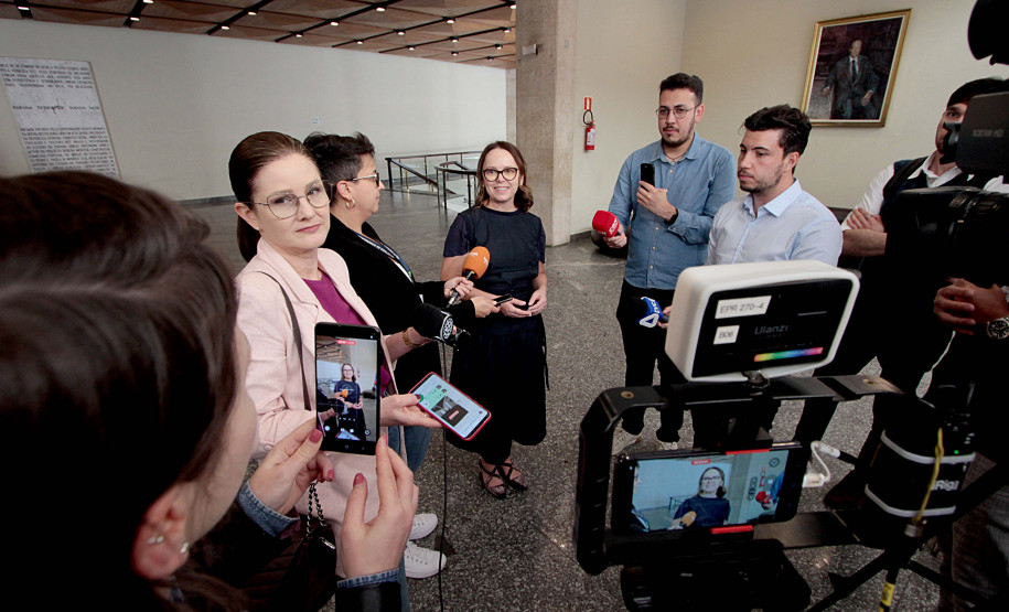 Entrega da reforma do telhado do Teatro Guaíra / parceria da AUDI - Apresentação de Ballet para 600 crianças de escolas públicas.