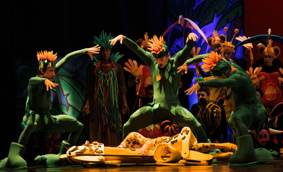 Centro Cultural Teatro Guaíra - Auditório Bento Munhoz da Rocha Neto (Guairão) - Lendas Brasileiras com Balé Teatro Guaíra e Orquestra Sinfônica do Paraná – O espetáculo “Lendas Brasileiras” retorna ao palco do Guairão em outubro em uma montagem do Teatro Guaíra que reúne dois de seus corpos artísticos – o Balé Teatro Guaíra e a Orquestra Sinfônica do Paraná – parceria que, desde a estreia em 2022, conquistou o público e se consolidou como um grande sucesso