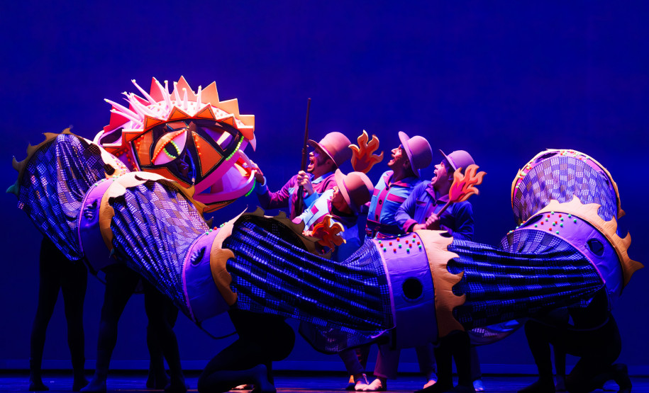 Centro Cultural Teatro Guaíra - Auditório Bento Munhoz da Rocha Neto (Guairão) - Lendas Brasileiras com Balé Teatro Guaíra e Orquestra Sinfônica do Paraná – O espetáculo “Lendas Brasileiras” retorna ao palco do Guairão em outubro em uma montagem do Teatro Guaíra que reúne dois de seus corpos artísticos – o Balé Teatro Guaíra e a Orquestra Sinfônica do Paraná – parceria que, desde a estreia em 2022, conquistou o público e se consolidou como um grande sucesso