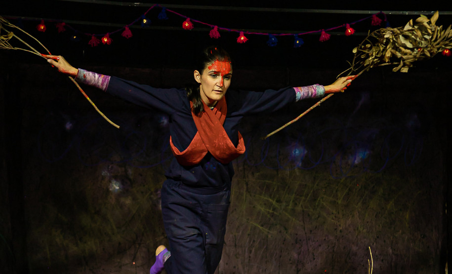 Centro Cultural Teatro Guaíra - Auditório Glauco Flores Sá de Brito (Miniauditório)  - Plumaje – A peça “Plumaje”, voltada ao público infantil e inspirada em mitos ancestrais da América Latina, será apresentada nos dias 25 e 26 de outubro, às 15h, no Auditório Glauco Flores de Sá Brito, o Miniauditório do Teatro Guaíra