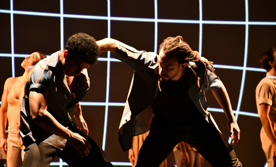 Balé Teatro Guaíra inspira novas gerações em apresentações em Ibiporã