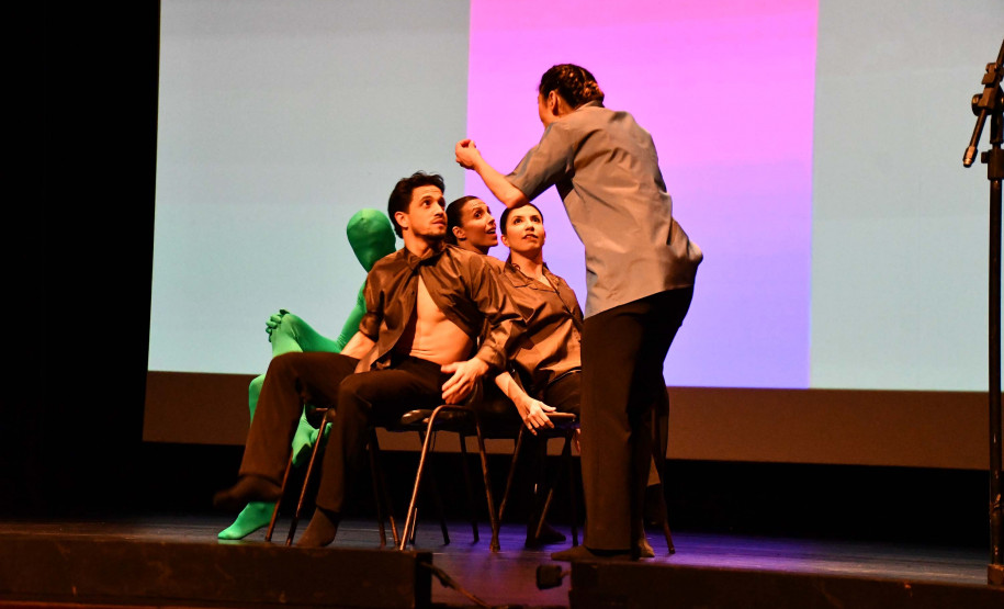 Balé Teatro Guaíra inspira novas gerações em apresentações em Ibiporã