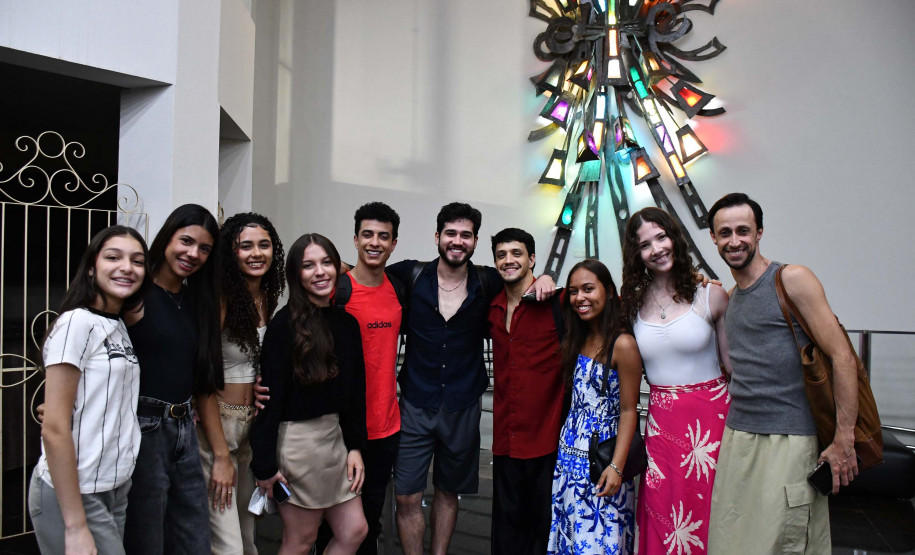 Balé Teatro Guaíra inspira novas gerações em apresentações em Ibiporã