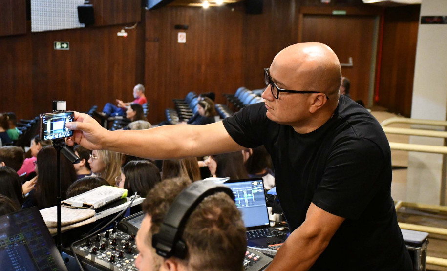 Balé Teatro Guaíra inspira novas gerações em apresentações em Ibiporã