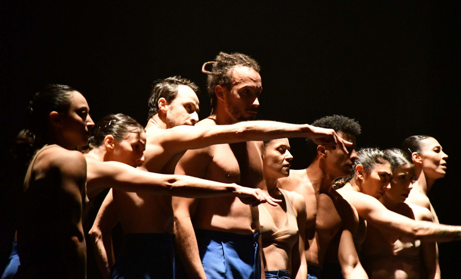 Balé Teatro Guaíra inspira novas gerações em apresentações em Ibiporã