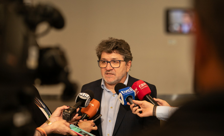 Entrega da reforma do telhado do Teatro Guaíra / parceria da AUDI - Apresentação de Ballet para 600 crianças de escolas públicas.
