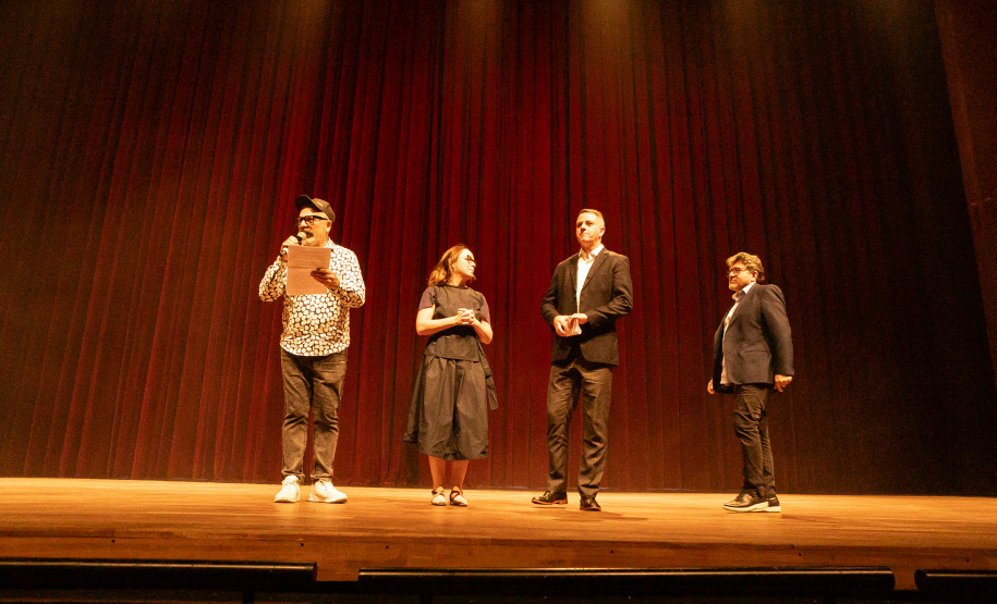 Entrega da reforma do telhado do Teatro Guaíra / parceria da AUDI - Apresentação de Ballet para 600 crianças de escolas públicas.