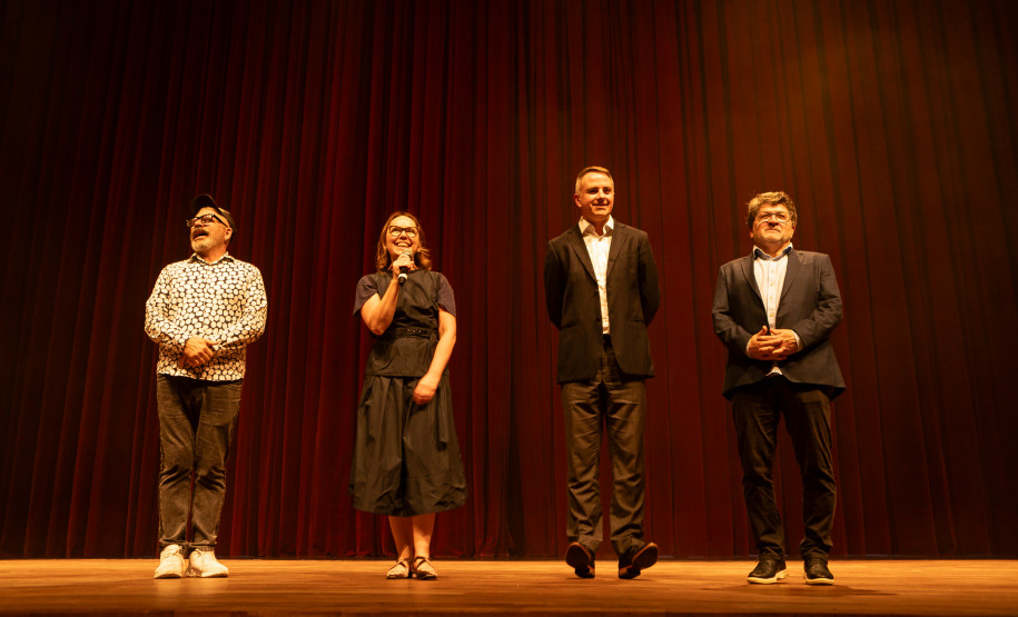 Entrega da reforma do telhado do Teatro Guaíra / parceria da AUDI - Apresentação de Ballet para 600 crianças de escolas públicas.