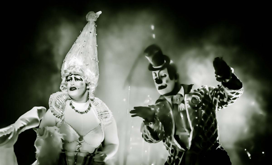 Guairão recebe o show artístico "Universo Casuo", com sessões únicas no domingo