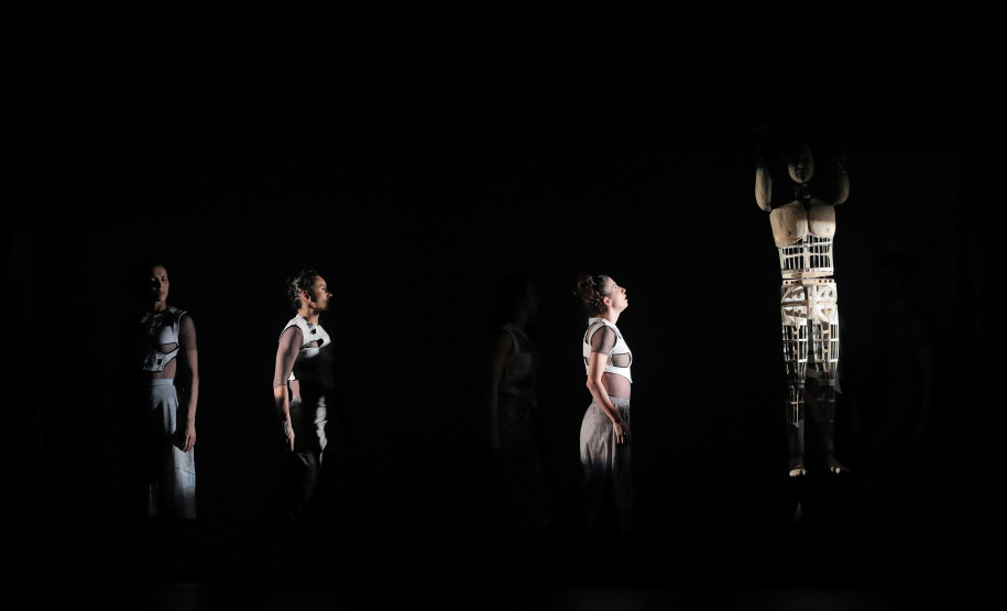 Balé Teatro Guaíra levanta a plateia e emociona no Festival de Dança de Londrina