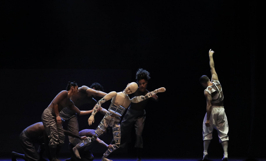 Balé Teatro Guaíra apresenta em novembro espetáculo que concorre a prêmio nacional