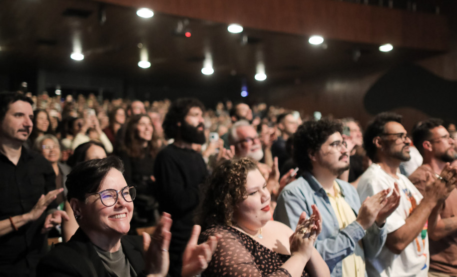 Balé Teatro Guaíra levanta a plateia e emociona no Festival de Dança de Londrina