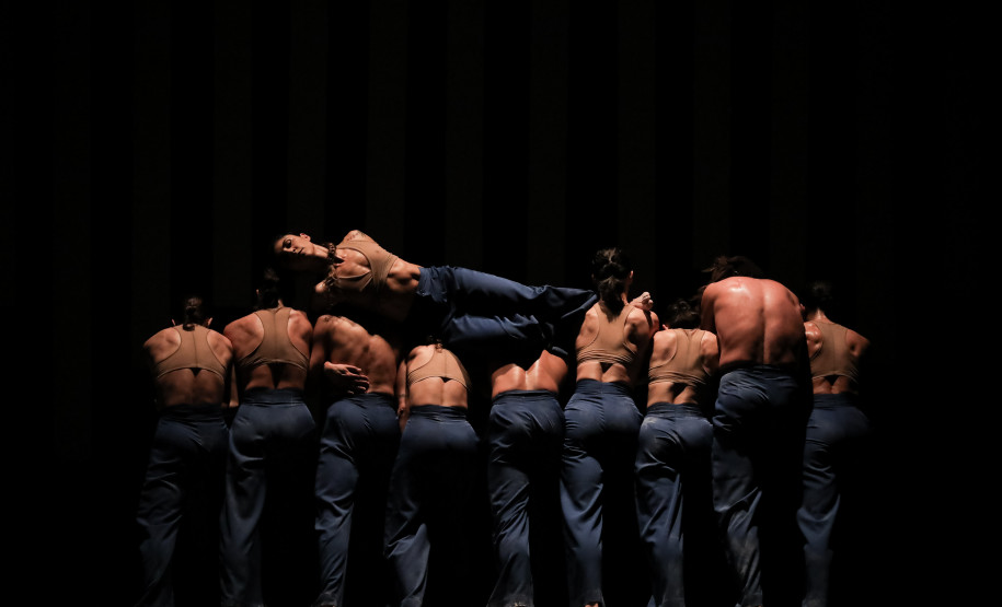 Balé Teatro Guaíra levanta a plateia e emociona no Festival de Dança de Londrina
