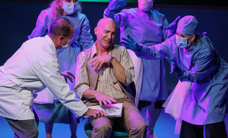 Sucesso de público, “Gregor – uma odisseia patética” volta ao Teatro José Maria Santos