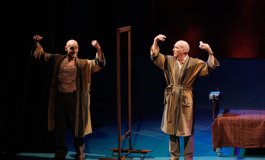 Sucesso de público, “Gregor – uma odisseia patética” volta ao Teatro José Maria Santos