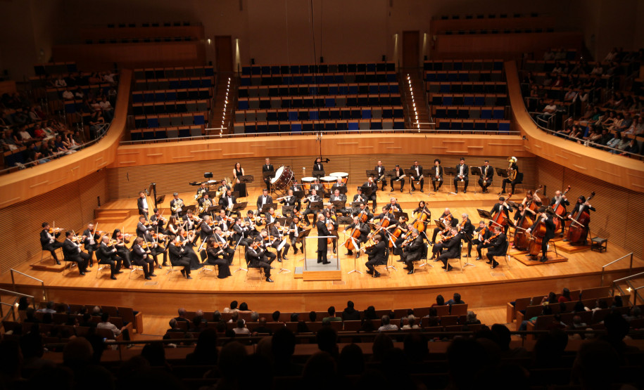 Orquestra Sinfônica do Paraná reúne mil pessoas em concerto inédito em Belo Horizonte
