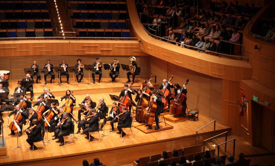 Orquestra Sinfônica do Paraná reúne mil pessoas em concerto inédito em Belo Horizonte