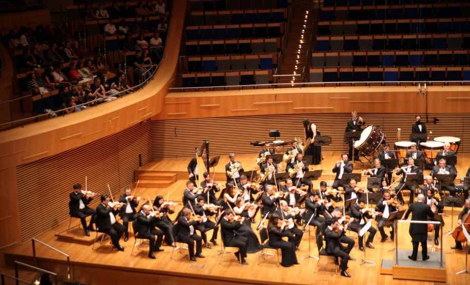 Orquestra Sinfônica do Paraná reúne mil pessoas em concerto inédito em Belo Horizonte