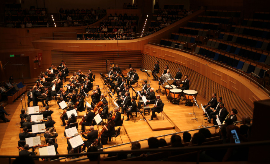 Orquestra Sinfônica do Paraná reúne mil pessoas em concerto inédito em Belo Horizonte