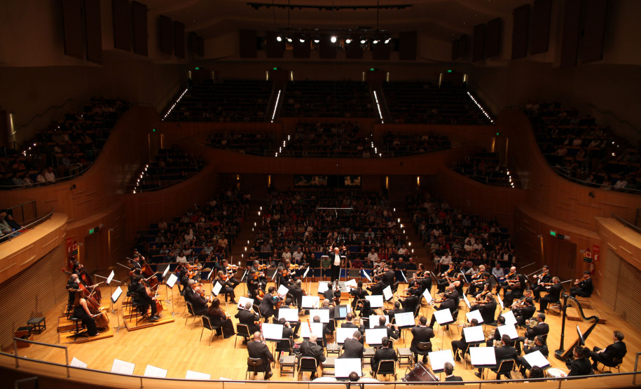 Orquestra Sinfônica do Paraná reúne mil pessoas em concerto inédito em Belo Horizonte