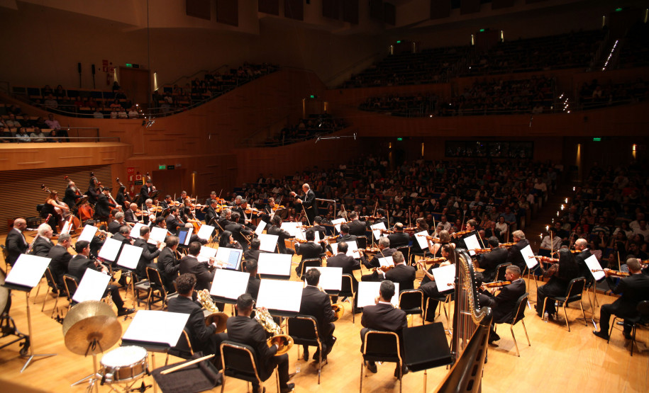 Orquestra Sinfônica do Paraná reúne mil pessoas em concerto inédito em Belo Horizonte