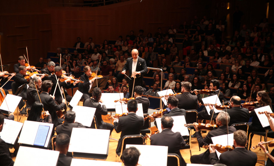 Orquestra Sinfônica do Paraná reúne mil pessoas em concerto inédito em Belo Horizonte