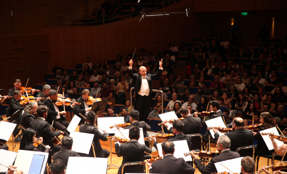 Orquestra Sinfônica do Paraná reúne mil pessoas em concerto inédito em Belo Horizonte