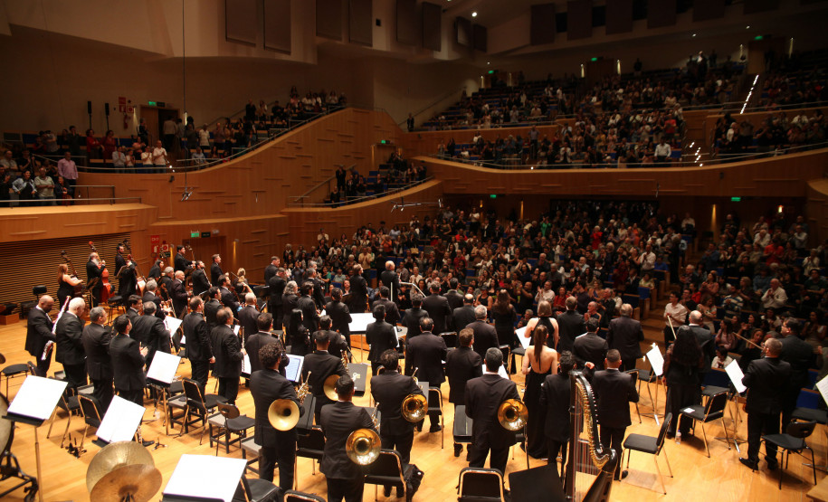 Orquestra Sinfônica do Paraná reúne mil pessoas em concerto inédito em Belo Horizonte