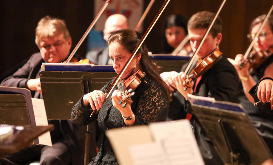 Recepção calorosa do público: Orquestra Sinfônica do Paraná abre o Festival de Música de Maringá