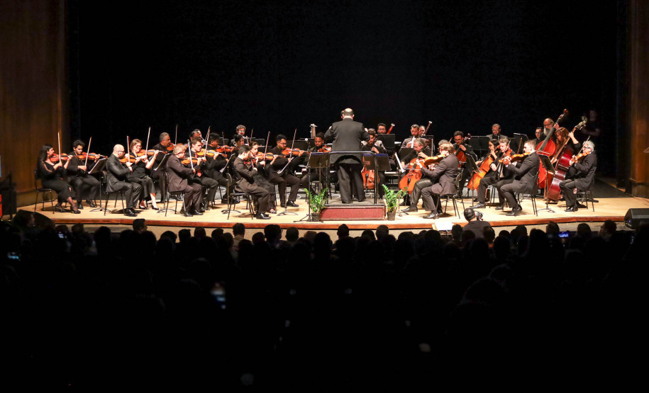 Recepção calorosa do público: Orquestra Sinfônica do Paraná abre o Festival de Música de Maringá