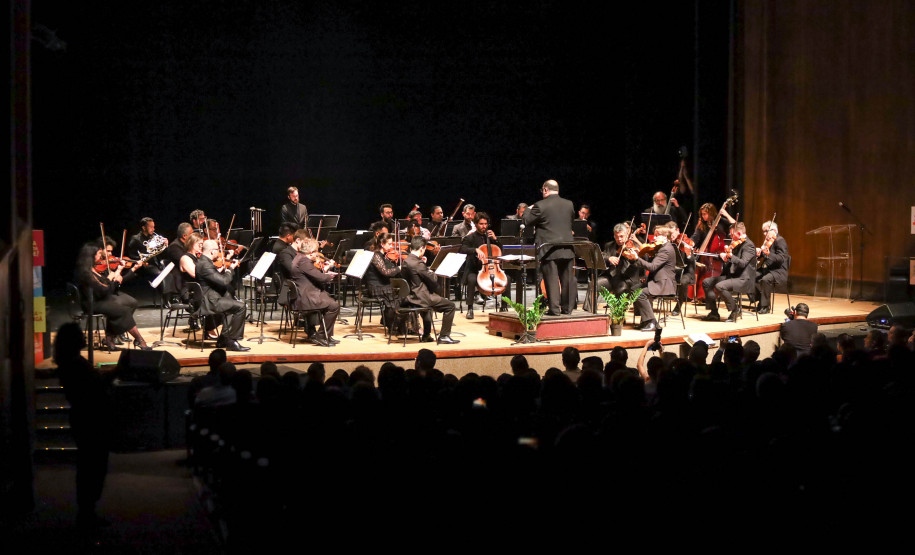 Recepção calorosa do público: Orquestra Sinfônica do Paraná abre o Festival de Música de Maringá