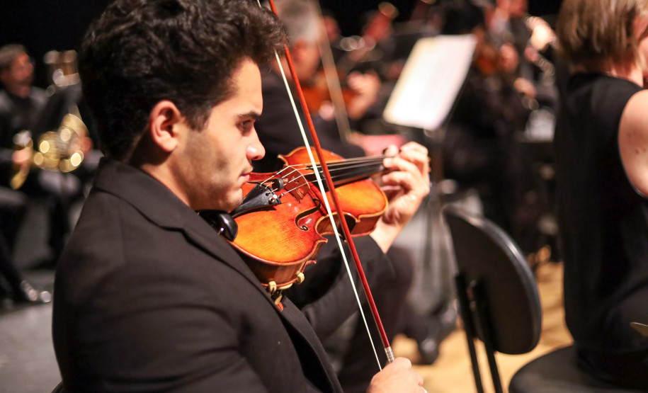 Recepção calorosa do público: Orquestra Sinfônica do Paraná abre o Festival de Música de Maringá