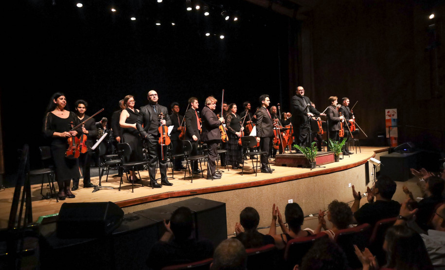 Recepção calorosa do público: Orquestra Sinfônica do Paraná abre o Festival de Música de Maringá