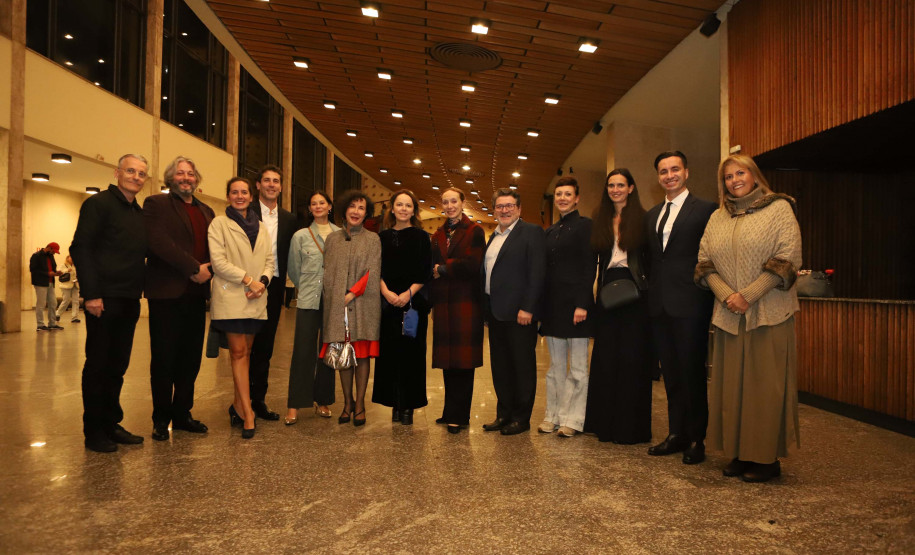 Ópera de Paris e Orquestra Sinfônica do Paraná emocionam Teatro Guaíra lotado