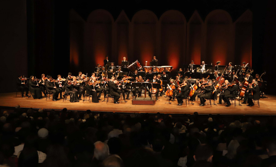 Ópera de Paris e Orquestra Sinfônica do Paraná emocionam Teatro Guaíra lotado