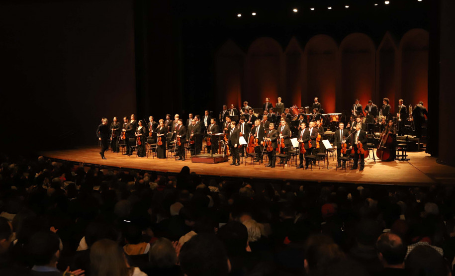 Ópera de Paris e Orquestra Sinfônica do Paraná emocionam Teatro Guaíra lotado