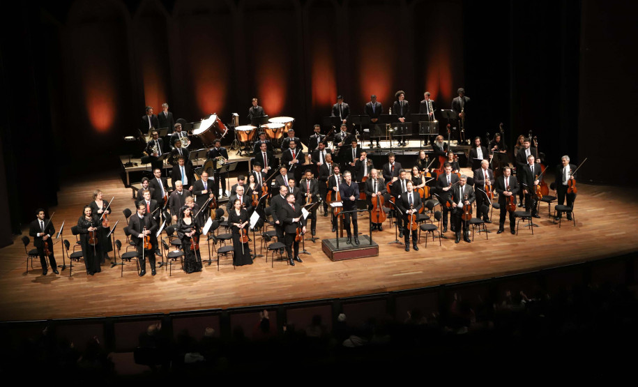 Ópera de Paris e Orquestra Sinfônica do Paraná emocionam Teatro Guaíra lotado