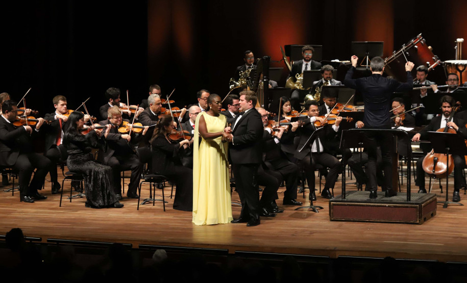Ópera de Paris e Orquestra Sinfônica do Paraná emocionam Teatro Guaíra lotado