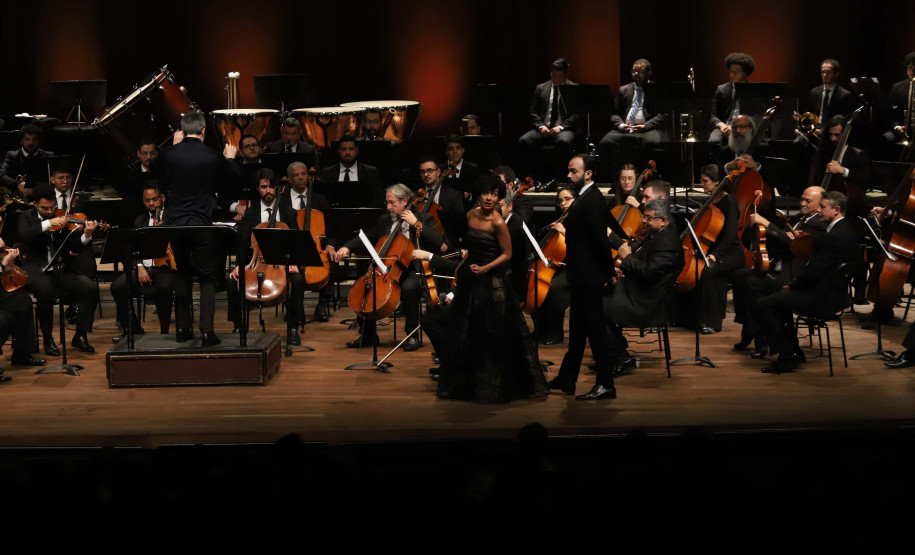 Ópera de Paris e Orquestra Sinfônica do Paraná emocionam Teatro Guaíra lotado