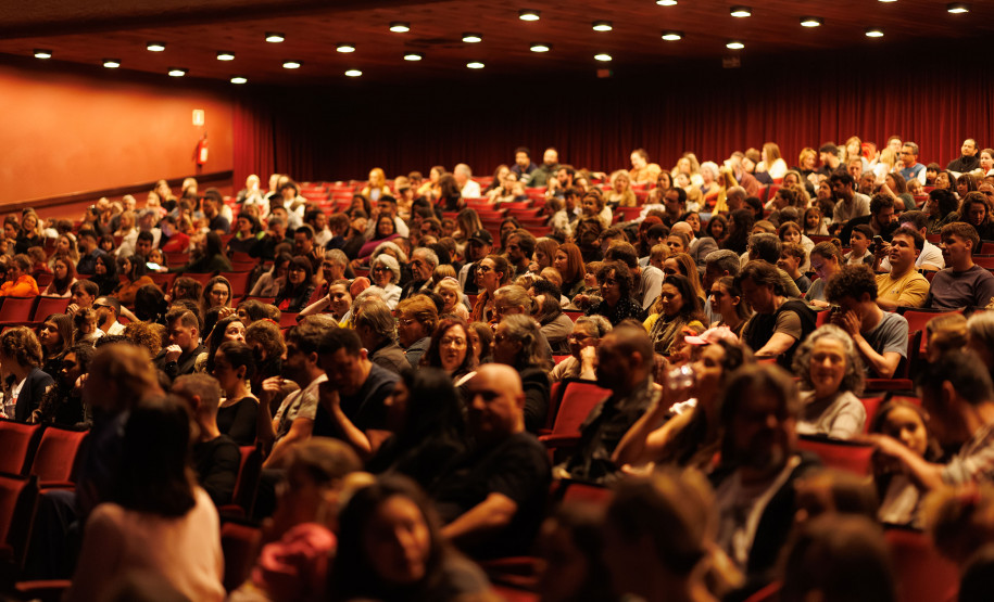 Lendas Brasileiras: crianças se encantam com espetáculo do Balé Teatro Guaíra e Orquestra Sinfônica do Paraná