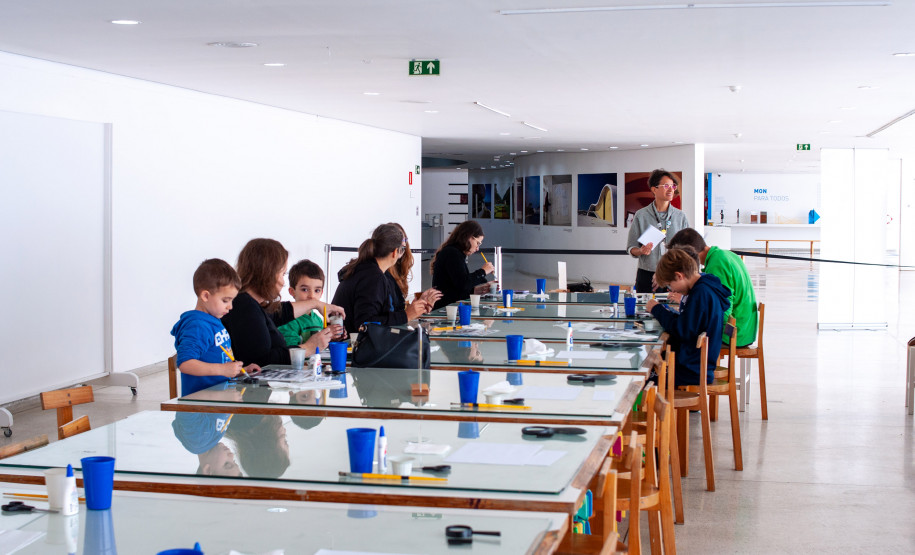 MON tem diversas opções de oficinas e mediações gratuitas em novembro