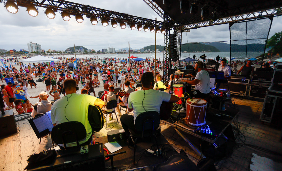 Palcos Sunset: artistas paranaenses terão espaço garantido no Verão Maior 2026