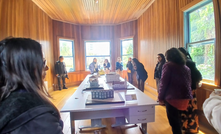 Curso resgata memória artística de Curitiba com foco nas pinturas decorativas da Casa Gomm