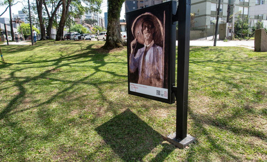 Arte a ceu aberto: mostra de Calderari será inaugurada no sábado na Praça Alfredo Andersen