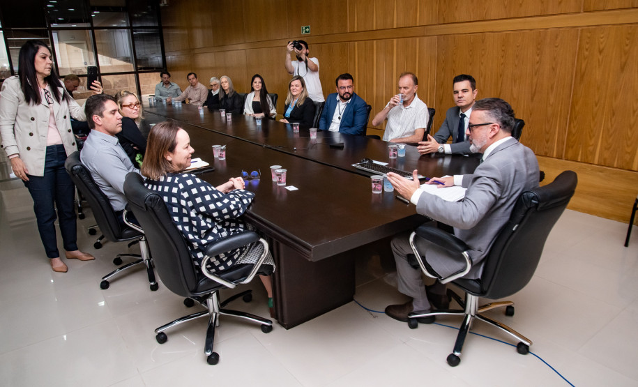 Estado firma acordo para retomada das obras do Museu de Arte Contemporânea do Paraná