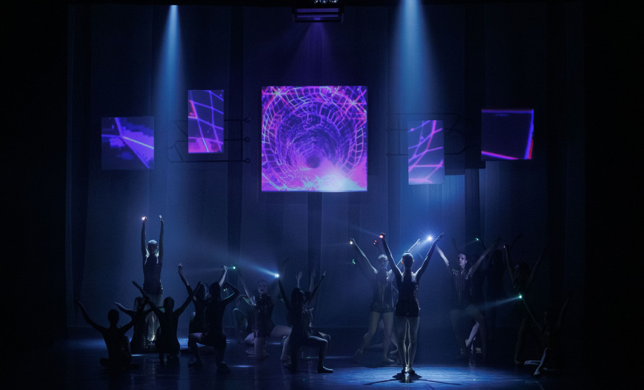 ALGO/RITMO, espetáculo da EDTG está de volta ao palco do Teatro Guaíra