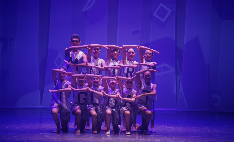 ALGO/RITMO, espetáculo da EDTG está de volta ao palco do Teatro Guaíra