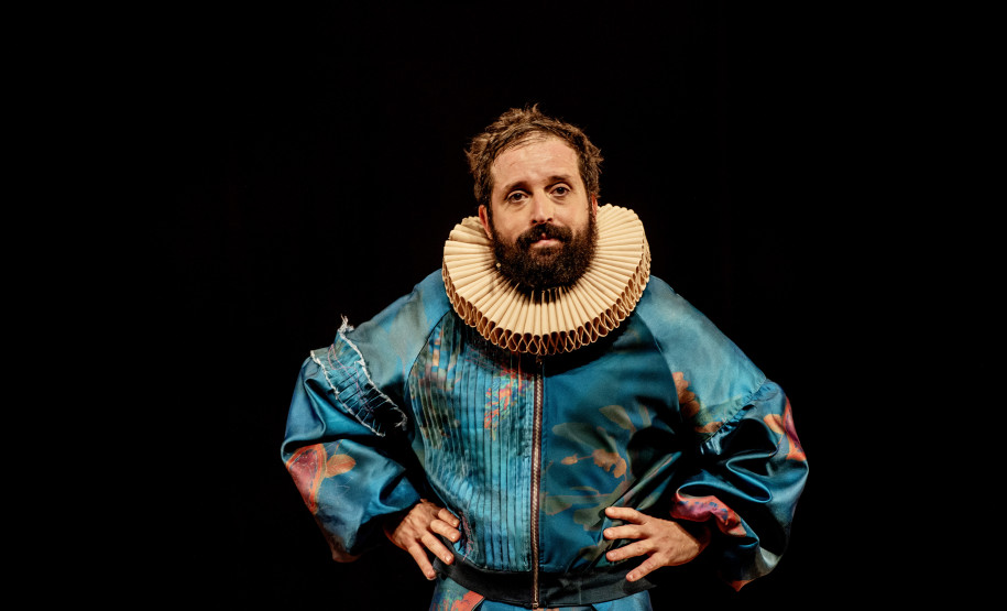 Centro Cultural Teatro Guaíra - Auditório Bento Munhoz da Rocha Neto (Guairão) - O Céu da Língua – No domingo (09), o espetáculo “O Céu da Língua”, uma comédia sobre a presença quase invisível da poesia no cotidiano, retorna ao Teatro Guaíra.