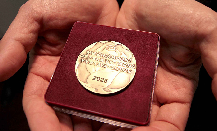 Alunos do Centro Juvenil de Artes Plásticas recebem certificação da República Tcheca