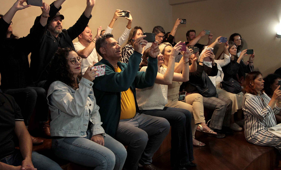 Alunos do Centro Juvenil de Artes Plásticas recebem certificação da República Tcheca